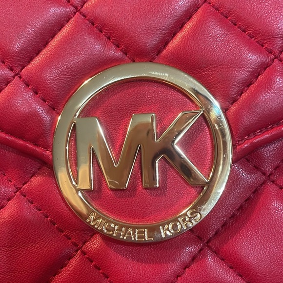 Michael Kors Red Quilted Crossbody Bag - Picture 2 of 5